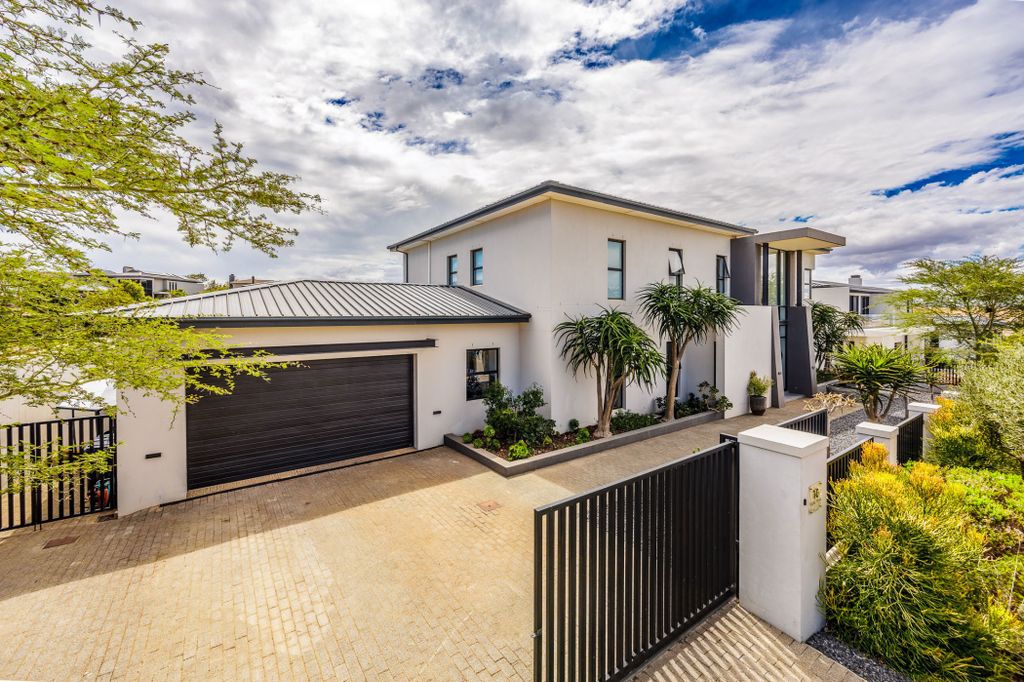 Property photo 2 of 36 Dbv1732500