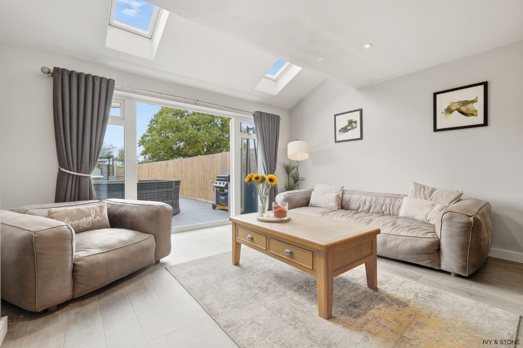 Property photo 1 of 30 4585200