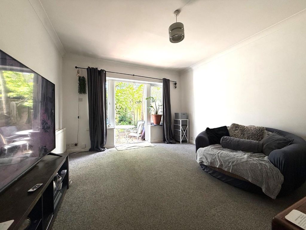 Property photo 3 of 8 2..Jpg