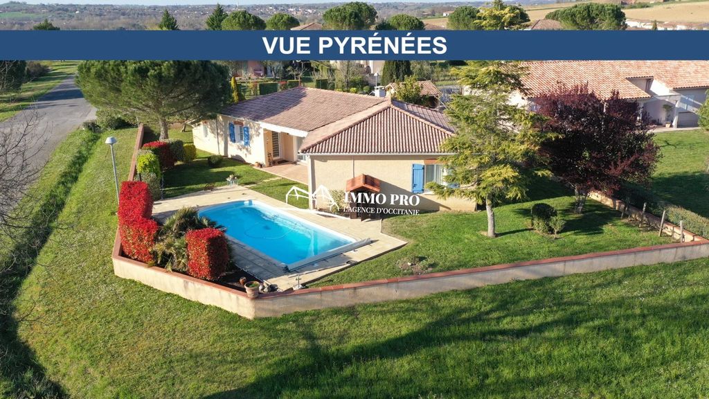 Property photo 1 of 11 Single-Storey Villa – Amenities Within Easy Walking Distance