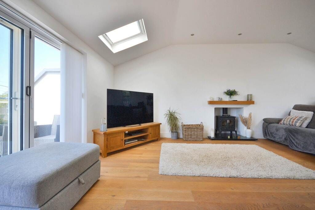 Property photo 2 of 34