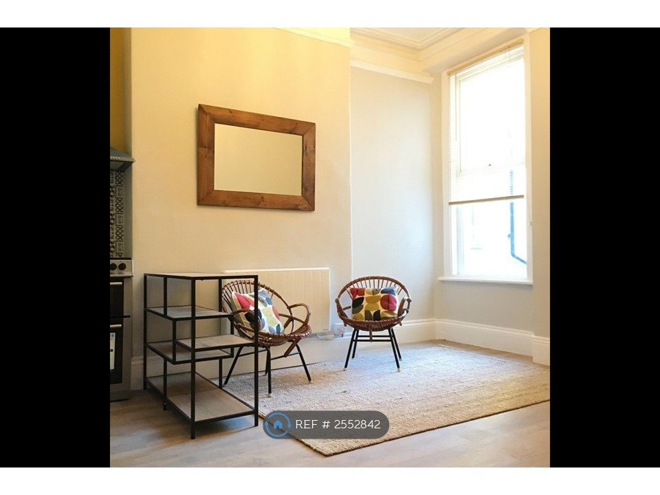 Property photo 1 of 3 Studio Room