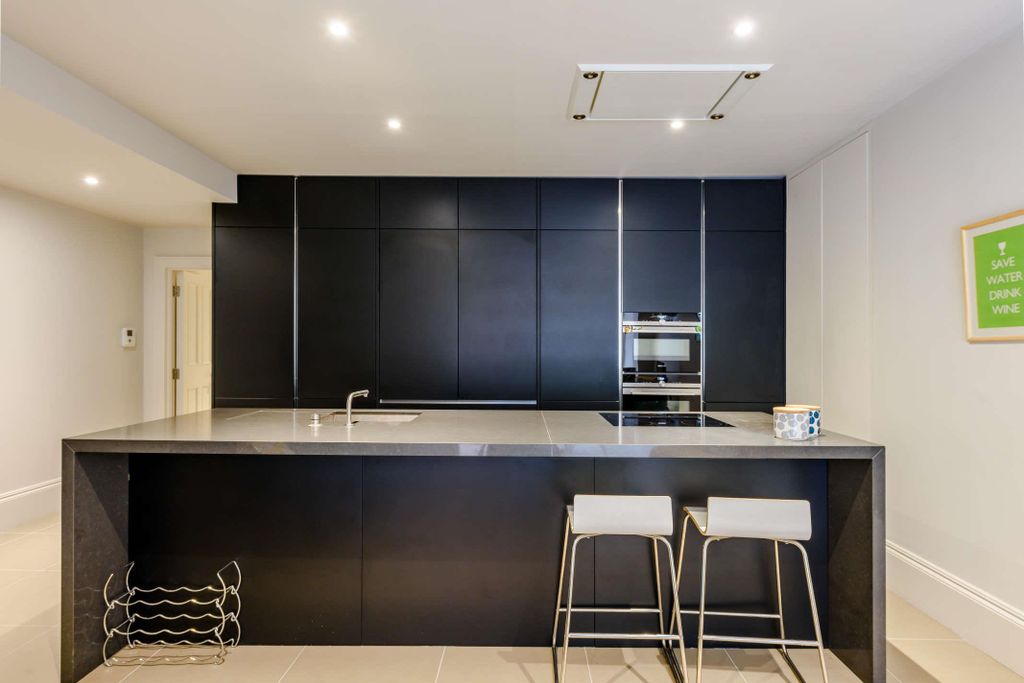 Property photo 2 of 9 Image