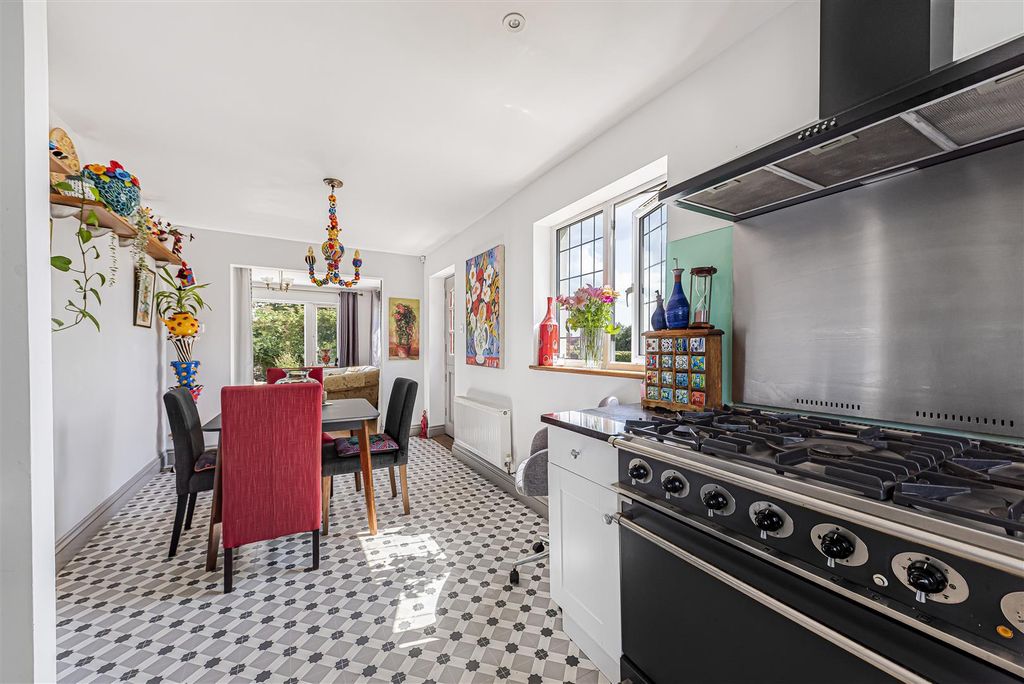 Property photo 3 of 22 Dining