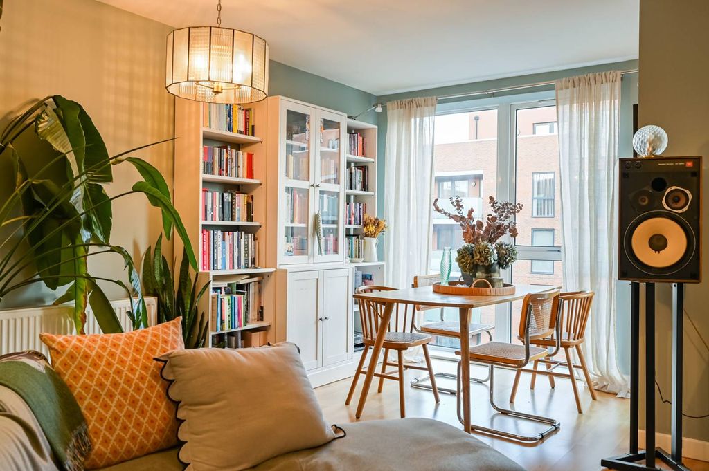 Property photo 3 of 24