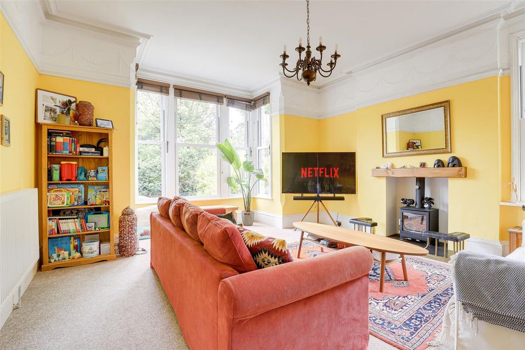 Property photo 3 of 44