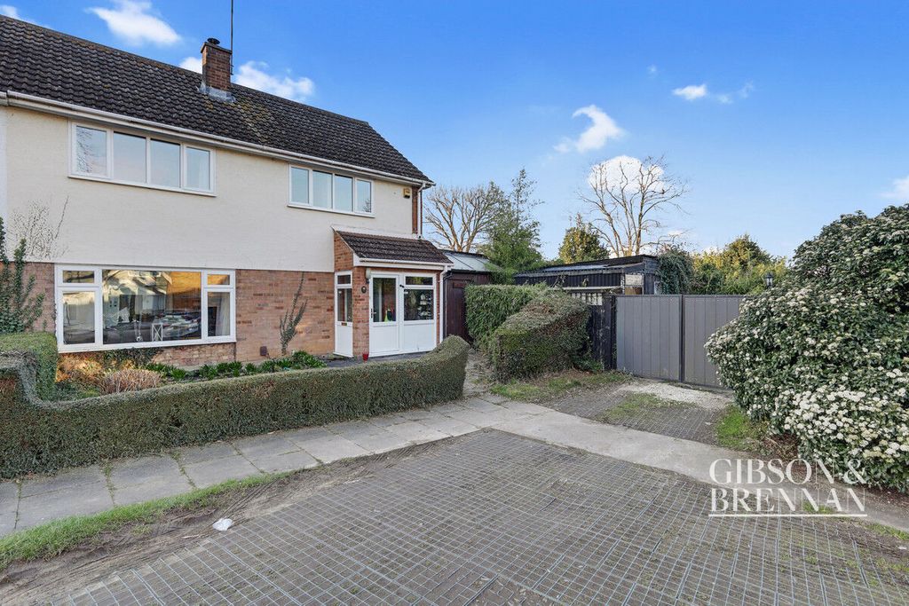 Property photo 2 of 31