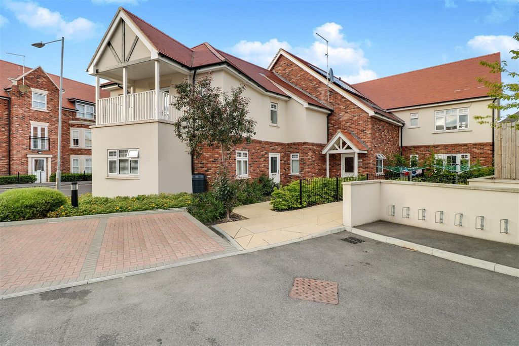 Property photo 1 of 14
