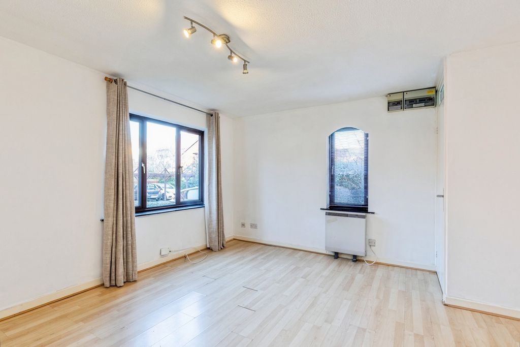 Property photo 2 of 15 Pbox-Img.Jpg