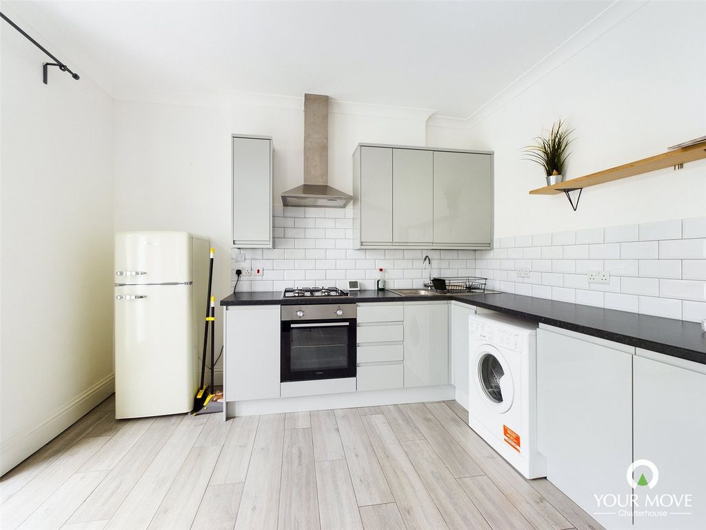 Property photo 2 of 8 Kitchen