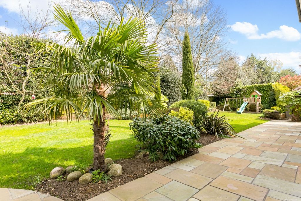 Property photo 2 of 14 Garden