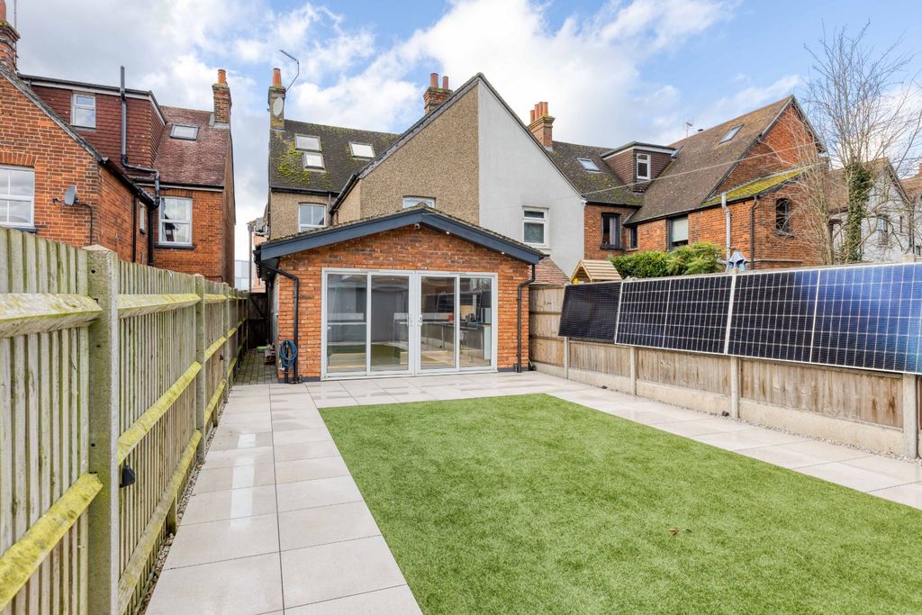 Property photo 2 of 22 Picture No. 26