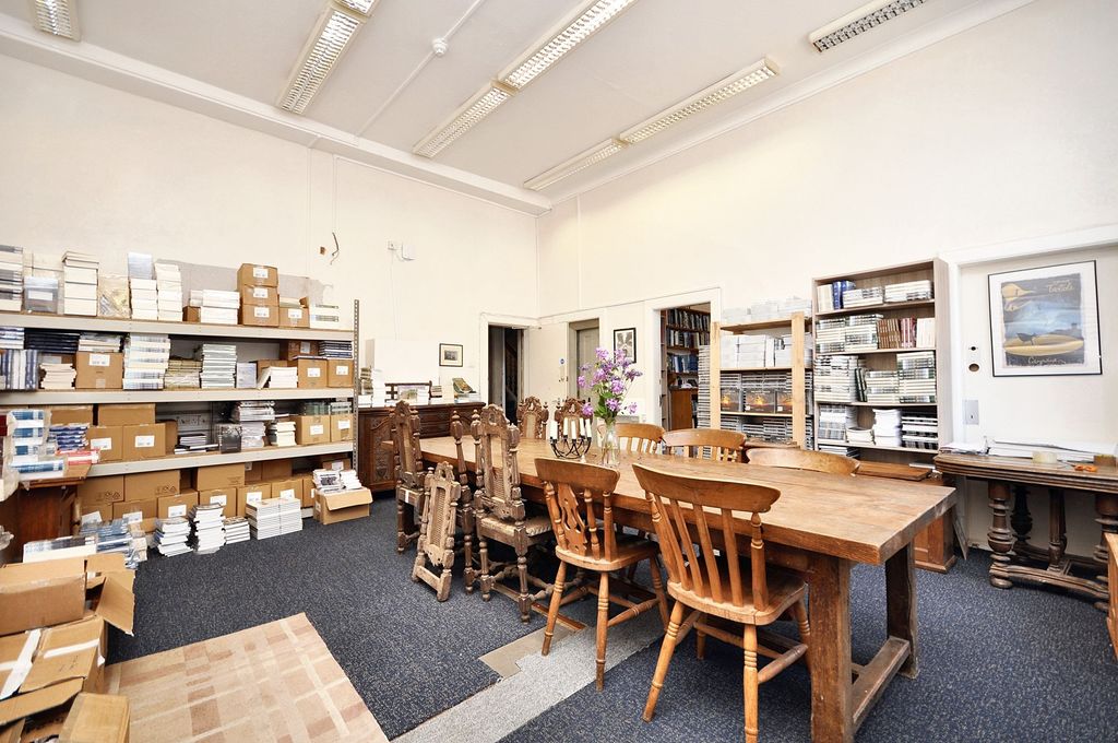 Property photo 2 of 37