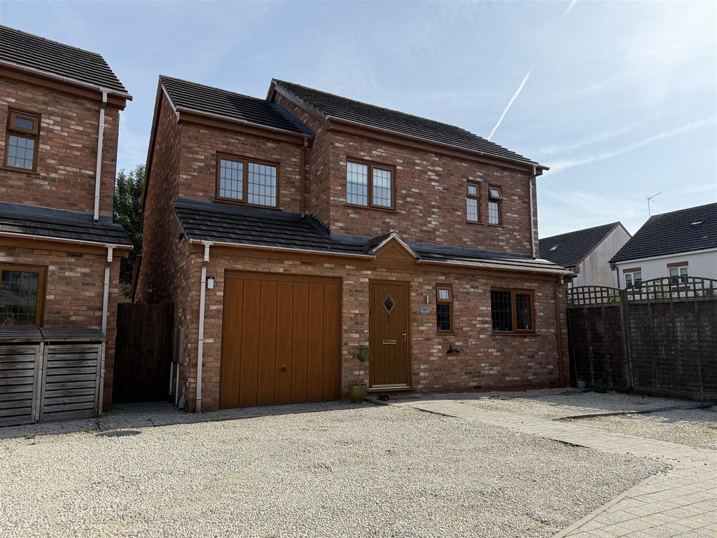 Property photo 3 of 23 Approach