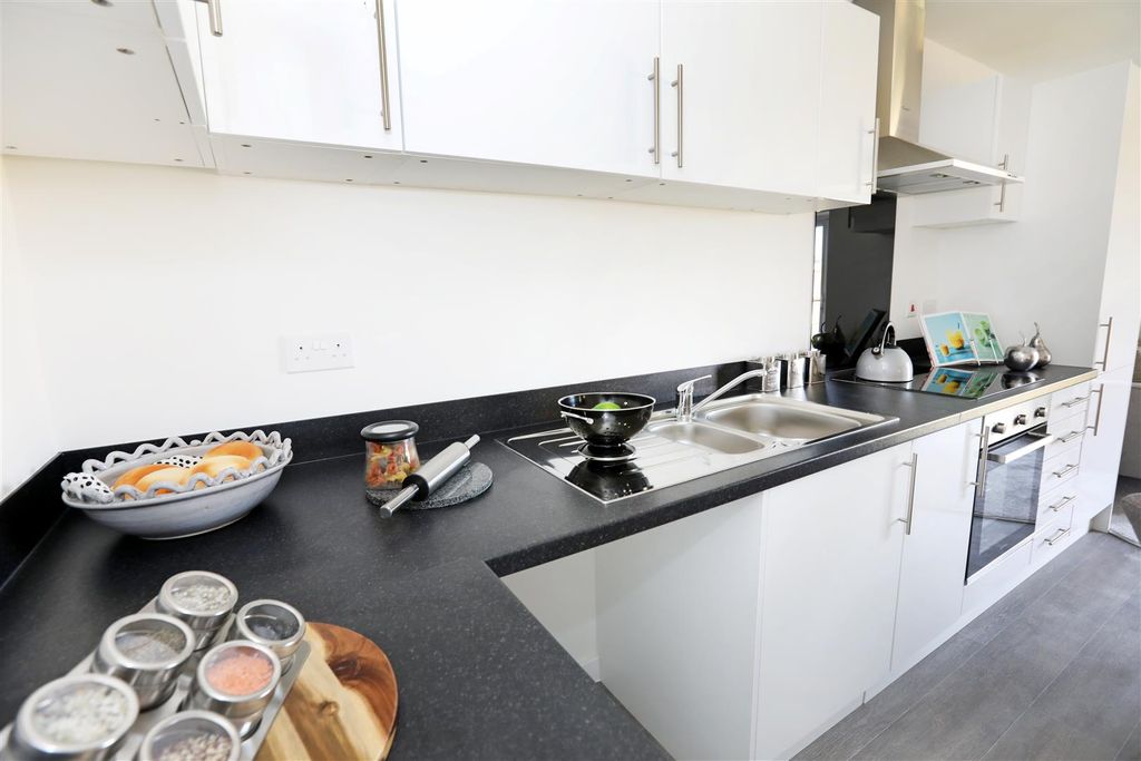 Property photo 3 of 7 Magna Rise Kitchen .Jpg