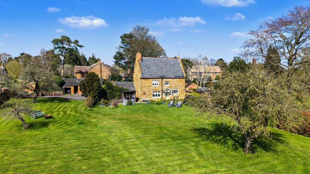 Property photo 1 of 70 4982713