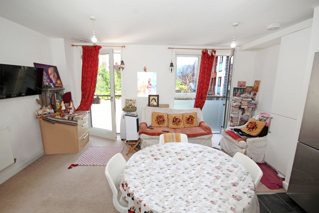 Property photo 3 of 7 Gallery