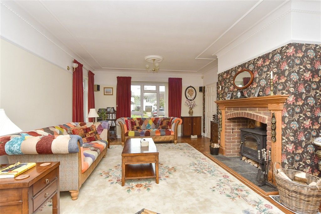 Property photo 1 of 18 Lounge