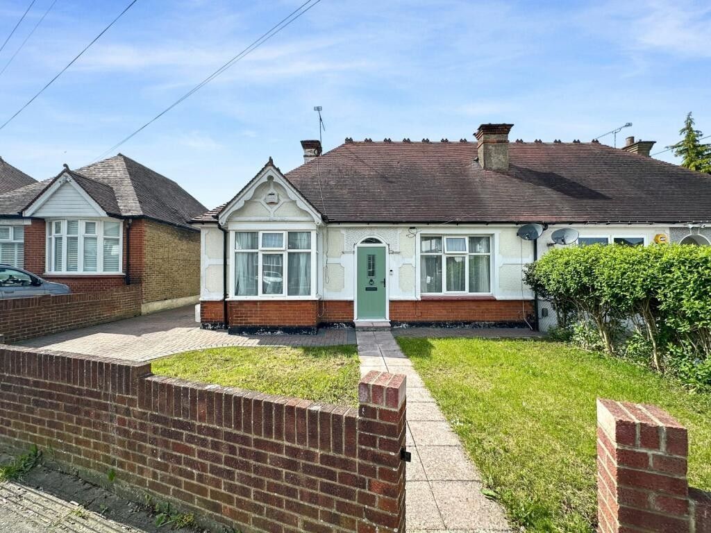 Property photo 1 of 8 External