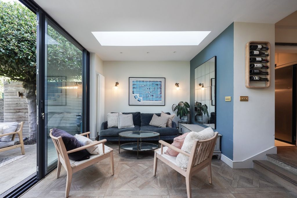 Property photo 2 of 28 5421713