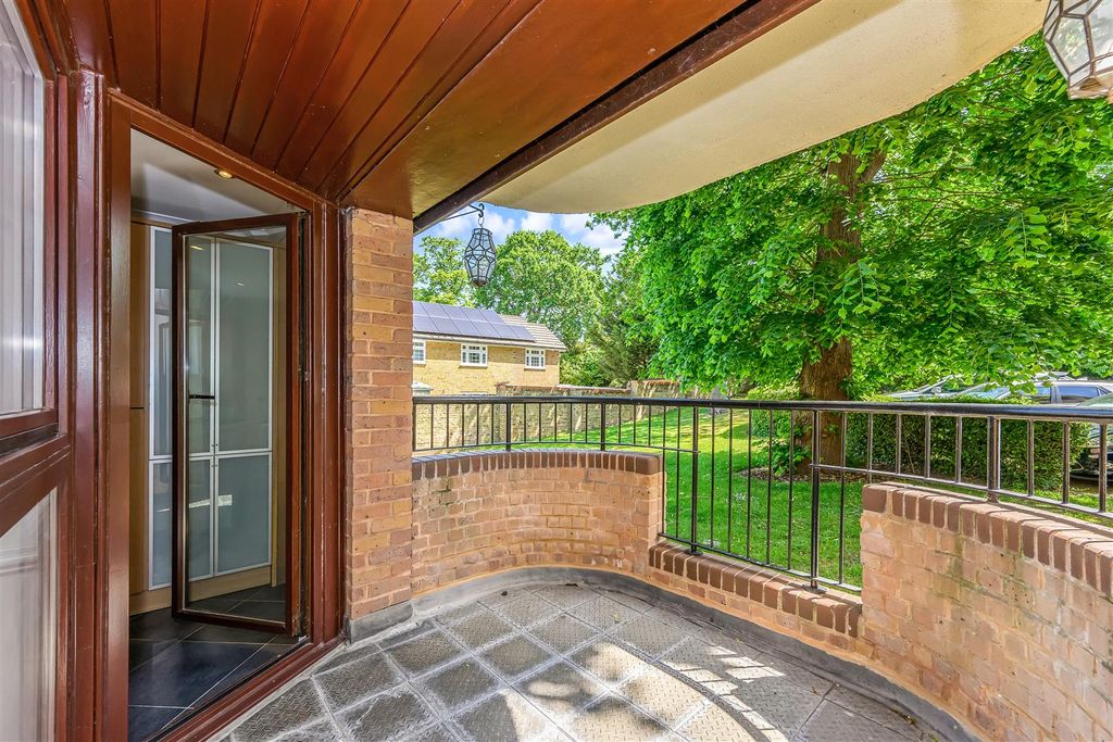 Property photo 3 of 23 Forest Heights