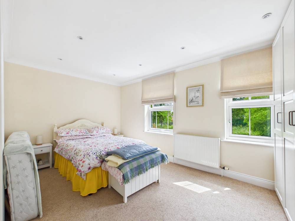 Property photo 3 of 16 Giraffe360-Still001