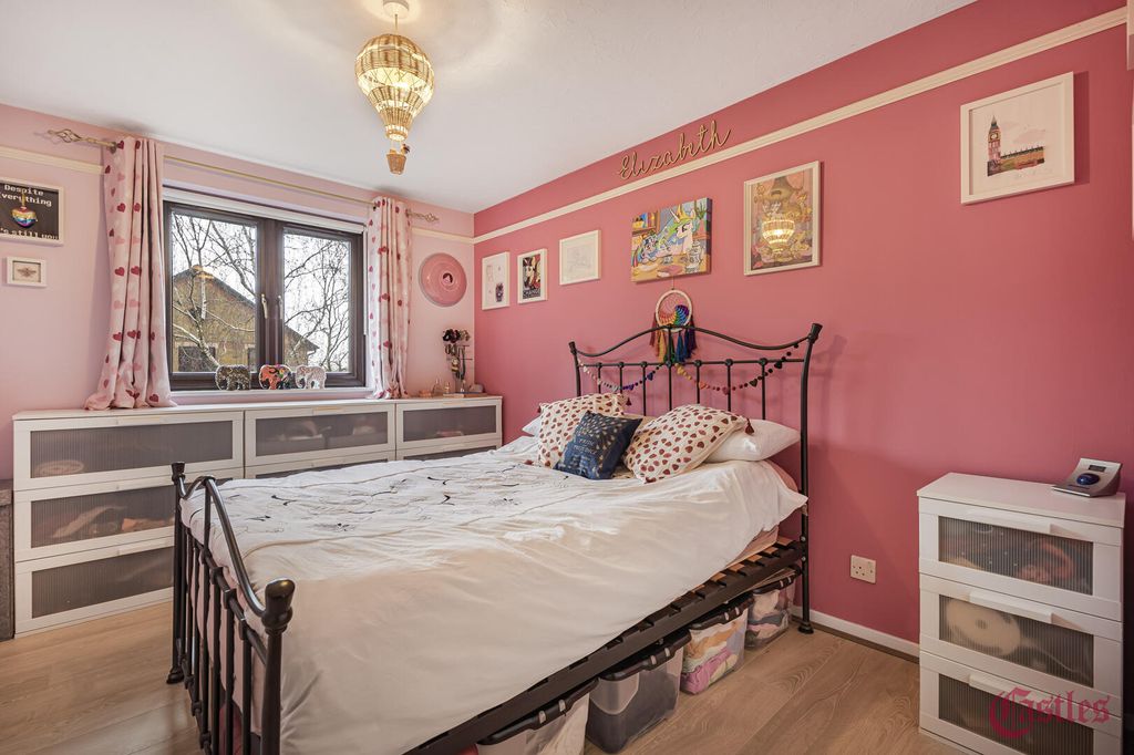 Property photo 3 of 29 Bedroom