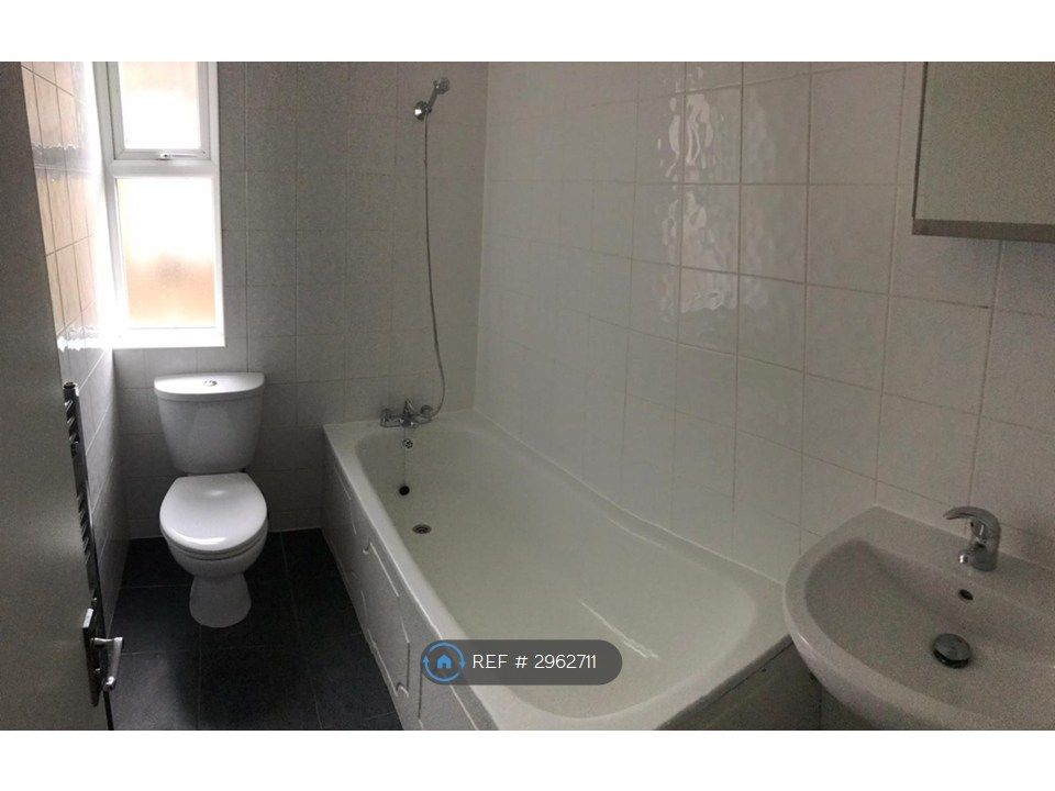 Property photo 3 of 6 Fully Fitted Modern Bathroom