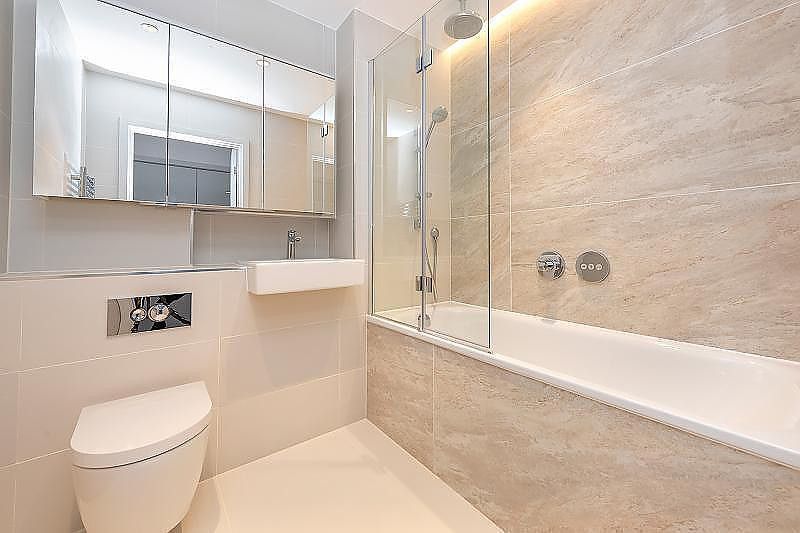 Property photo 3 of 10 Bathroom 1