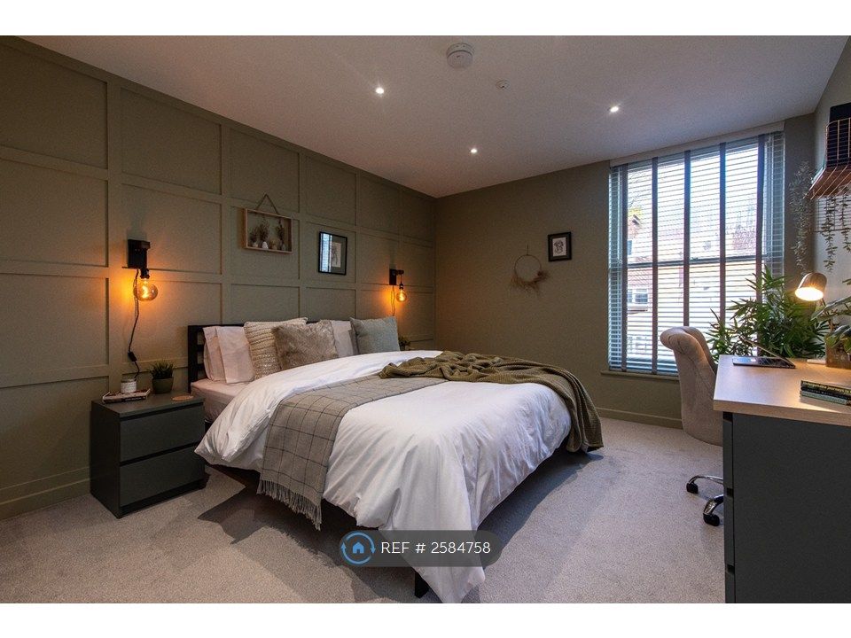 Property photo 1 of 28