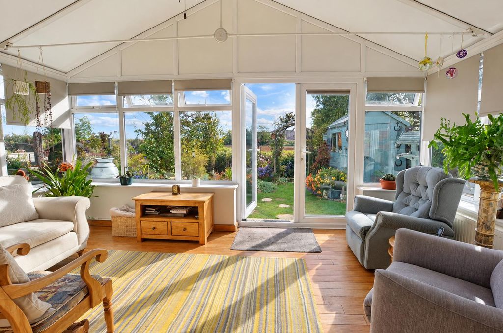 Property photo 3 of 19 Garden Room