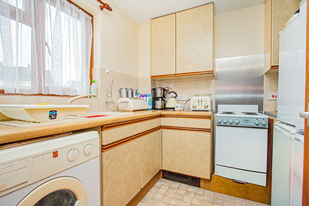 Additional image 5 of 1 bed flat for salePark Road, Irthlingborough NN9
