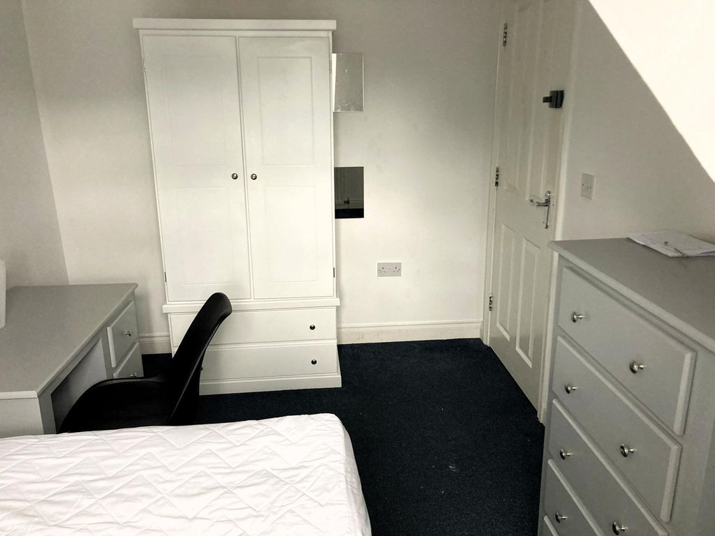 Property photo 3 of 9 8851217