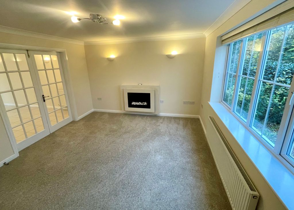 Property photo 2 of 21