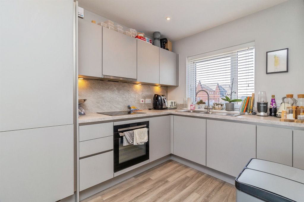 Property photo 3 of 16