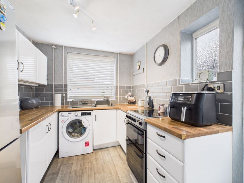 Property photo 3 of 12 Photo 5