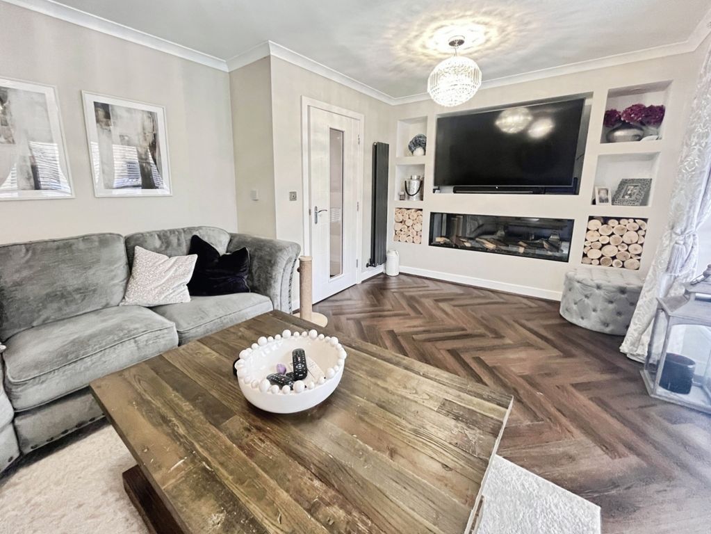 Property photo 3 of 12 Pbox-Living_Room-326755.Jpg