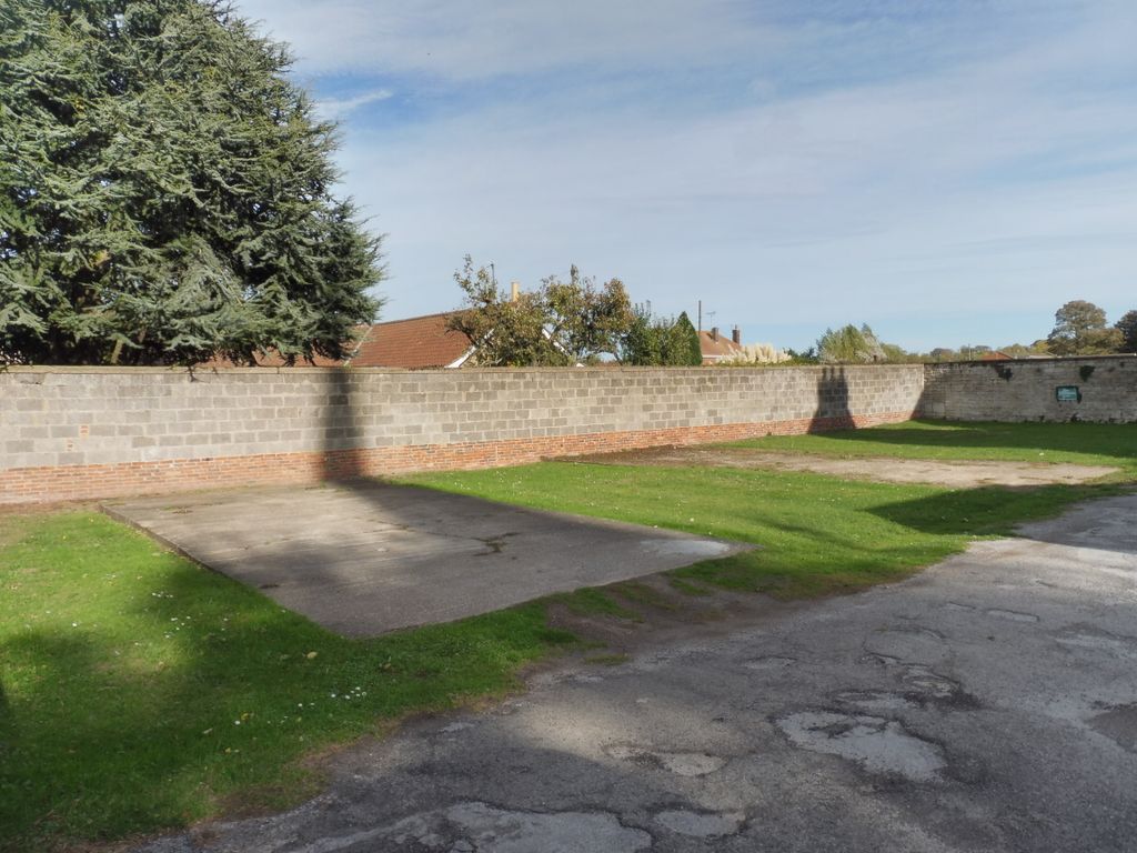 Property photo 2 of 13 Image