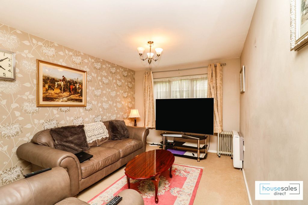 Property photo 3 of 9