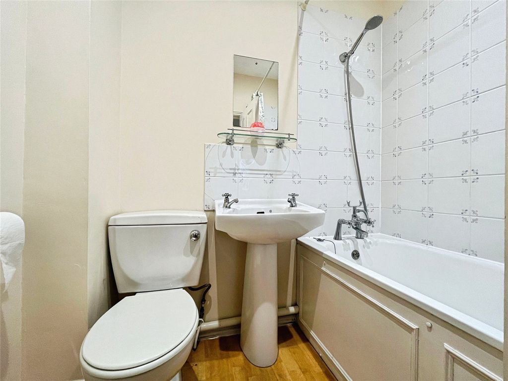 Property photo 3 of 7 Bathroom