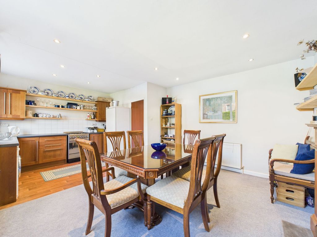 Property photo 2 of 17 Dining Kitchen