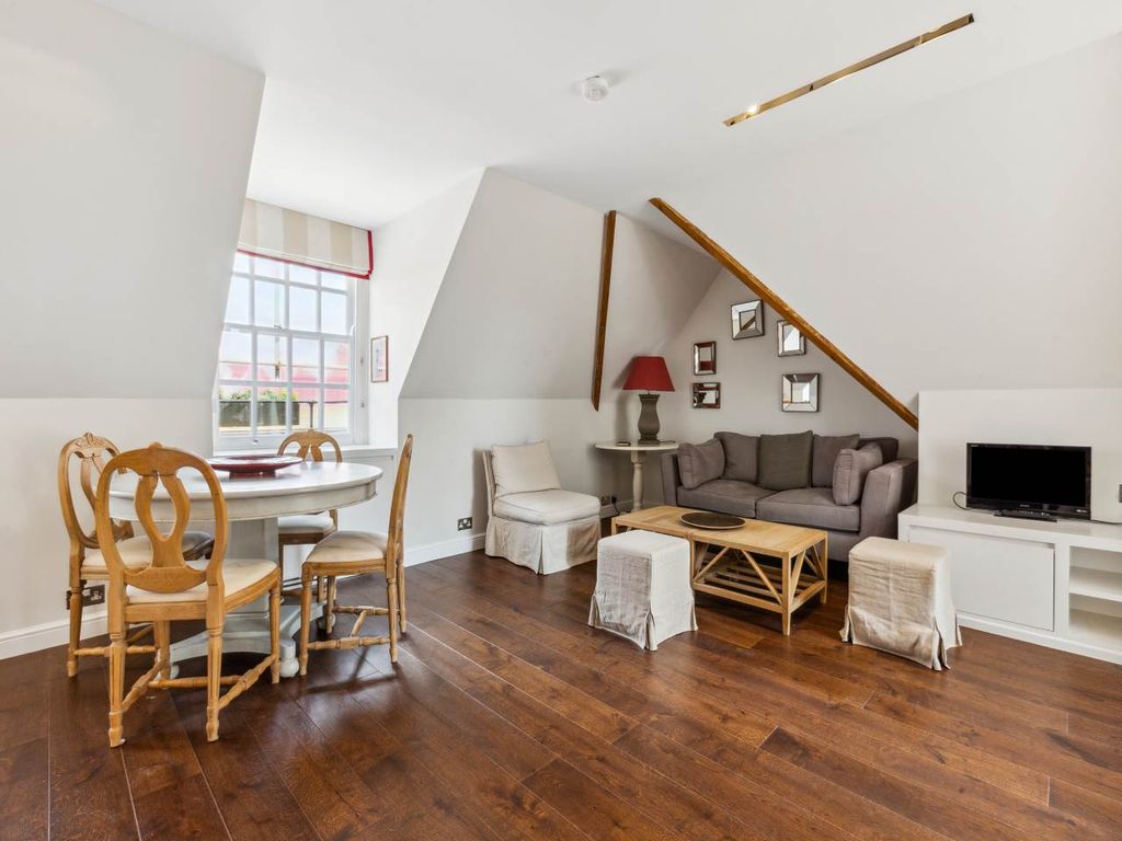 Property photo 2 of 15 Flat 6, 22 Mulberry Walk, Sw3 6Dy-9