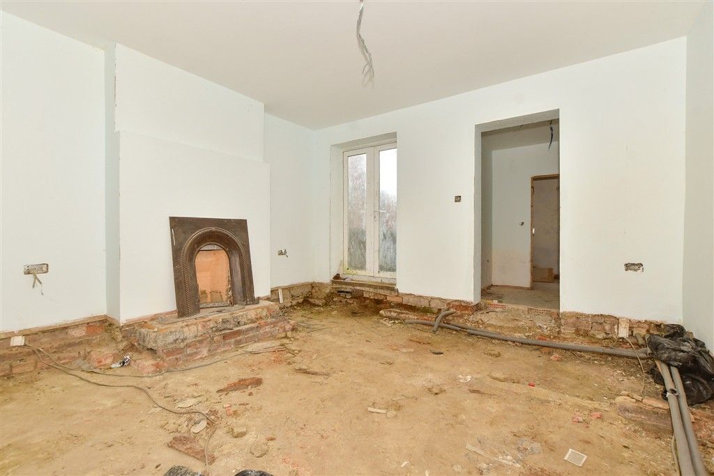 Property photo 2 of 9 Lounge