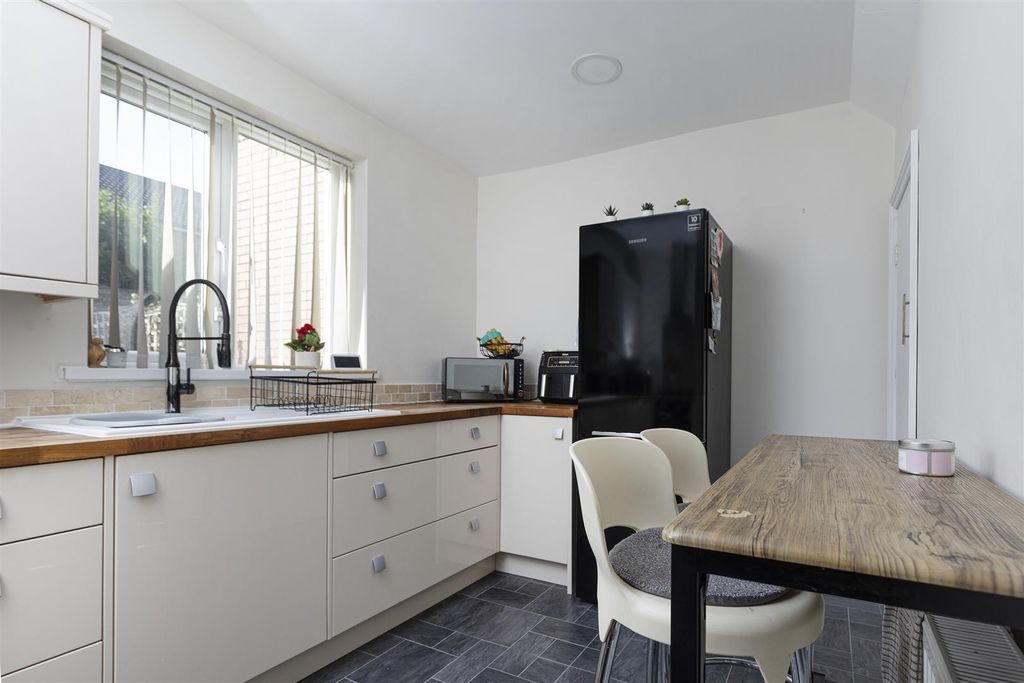 Property photo 2 of 22 Kitchen