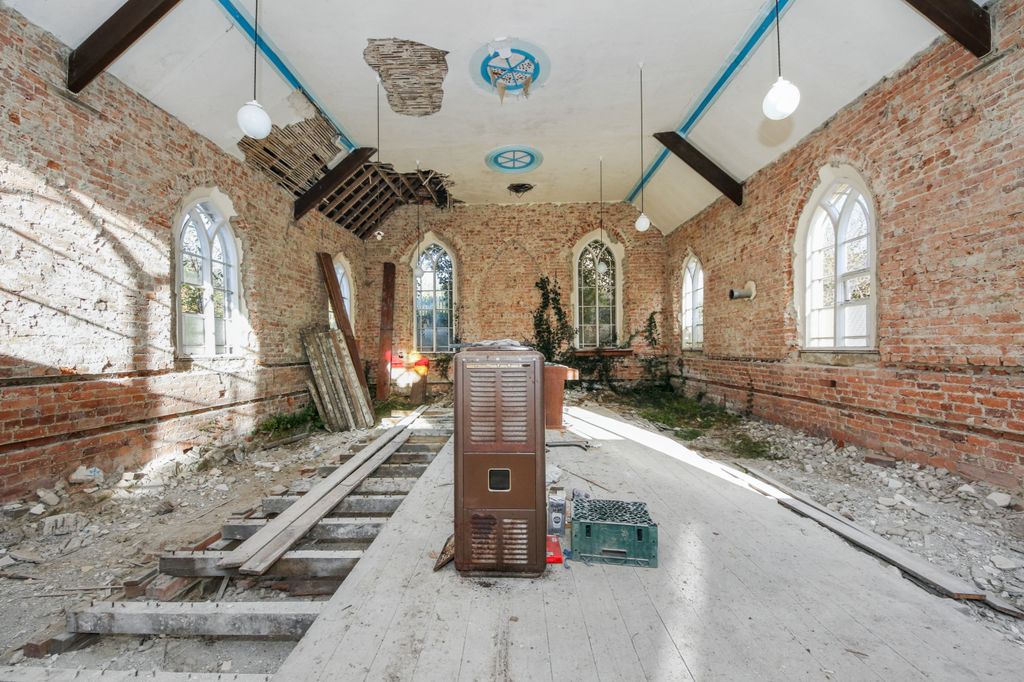 Property photo 3 of 19 Methodist Church, Pont Robert, Meifod Sy22 6Hy