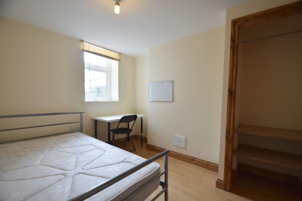 Property photo 3 of 9 Photo 1