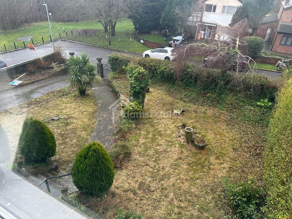 Additional image 17 of 10 bed semi-detached house for saleHill Crest Road, Dewsbury WF12