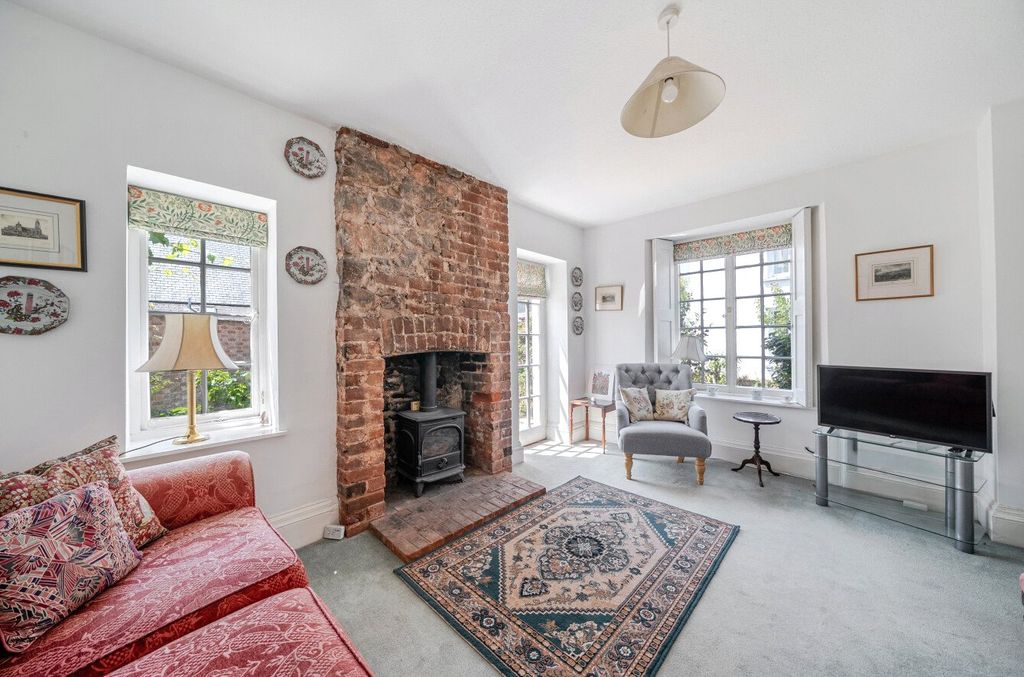 Property photo 2 of 14 Sitting Room