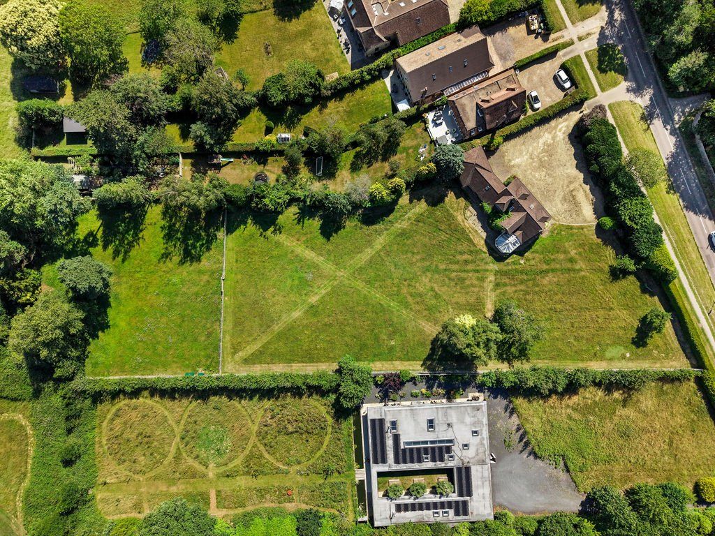 Property photo 2 of 13 Picture No. 12