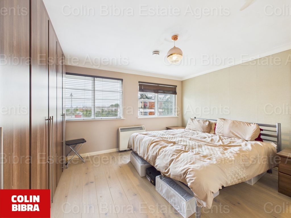 Property photo 1 of 16 Cam04175G0-Pr0041-Still002